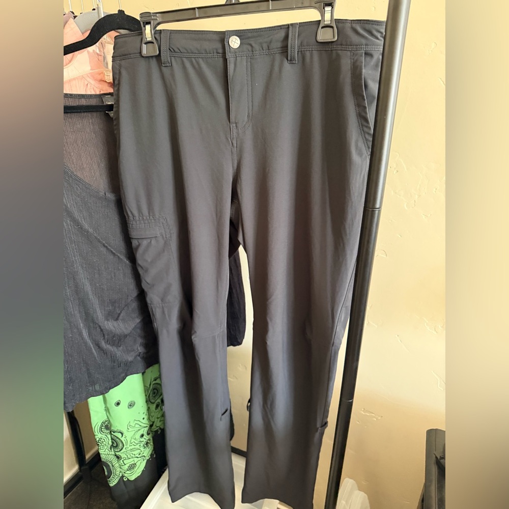 REI Women’s Black Hiking Cargo Pants